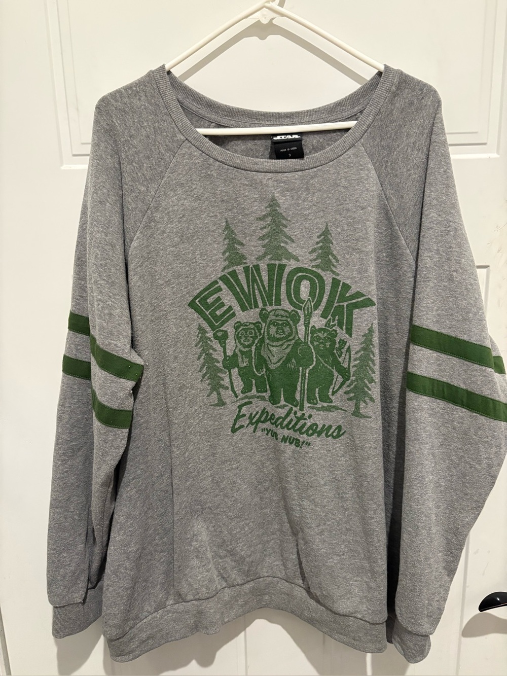 Torrid 3 Star Wars Grey & Green Ewok Crewneck Sweatshirt